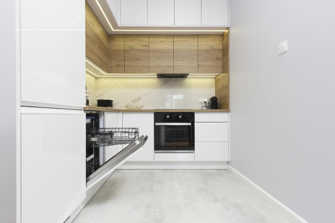 Apartament Dom Przy Okrzei By Renters Prestige Warsaw Exterior photo